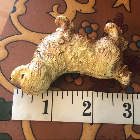 Vintage 1930s Cast Iron Tan Miniature Dog Figurine 2" Tall Paperweight Hubley? - Picture 9 of 12